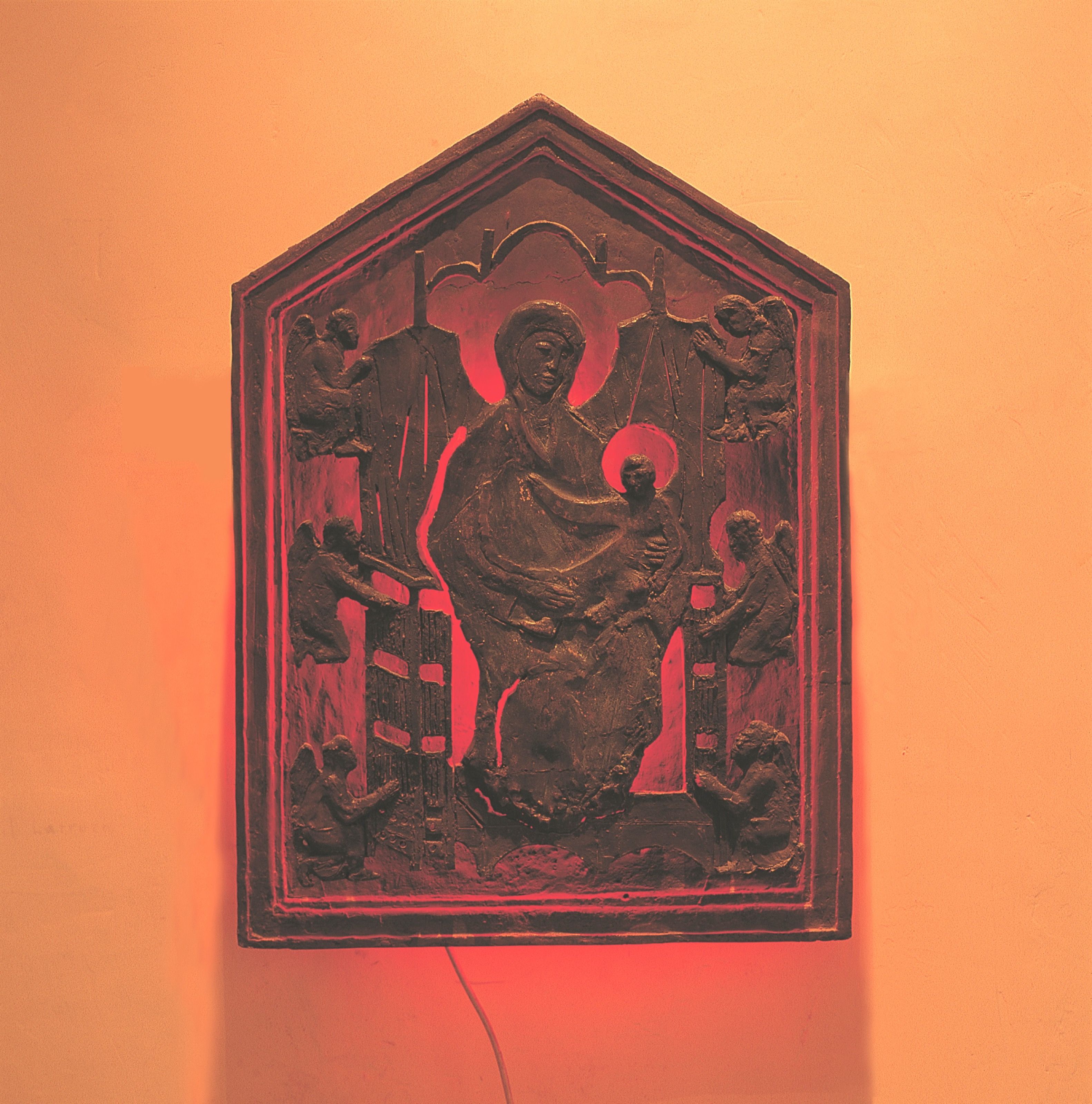 Overall view of the Canon sculpture.
