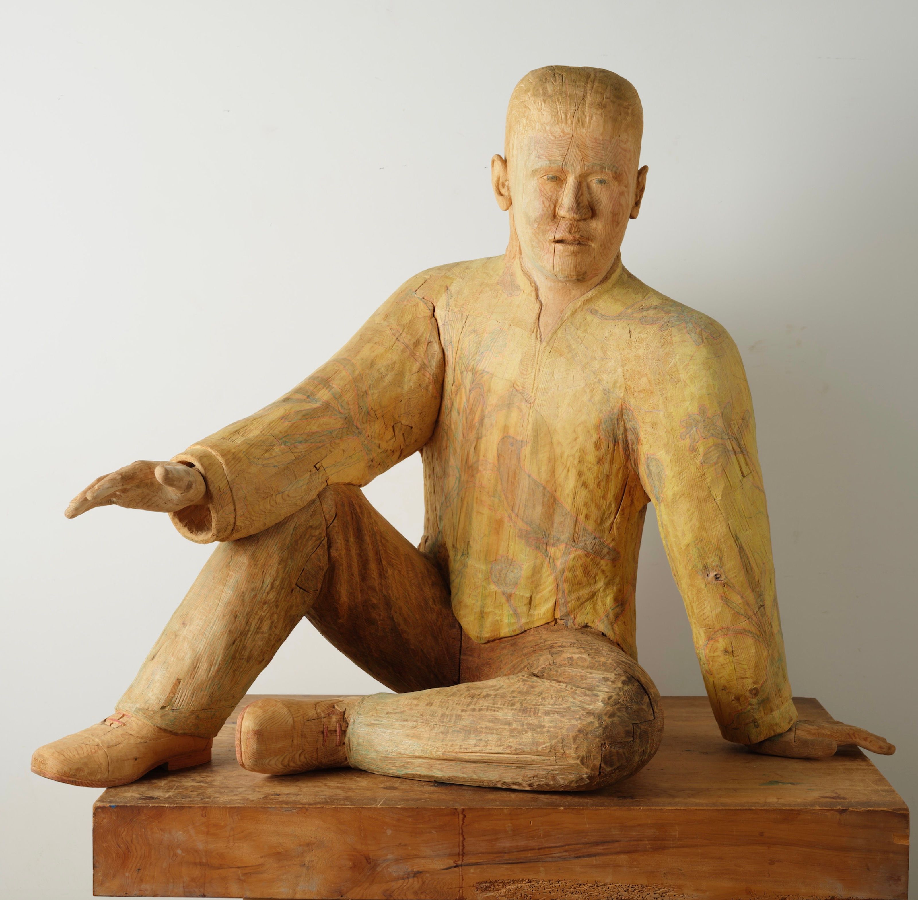 Overall view of the Garry sculpture.