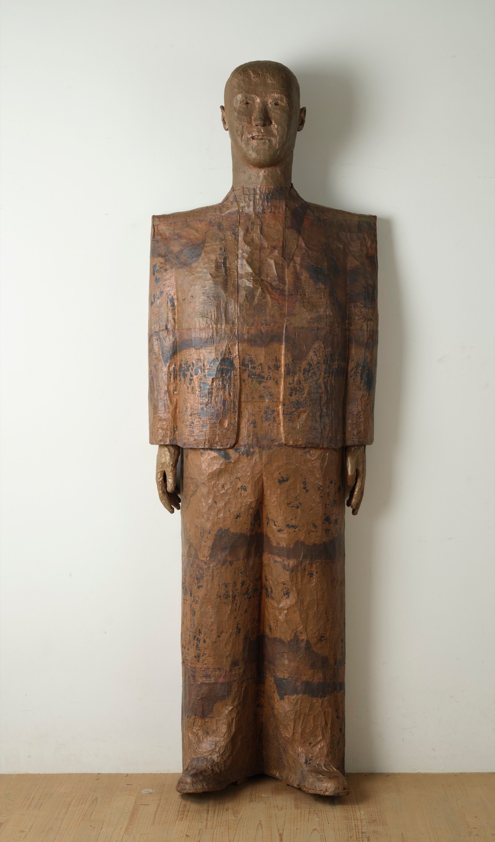 Overall view of the Mack sculpture.