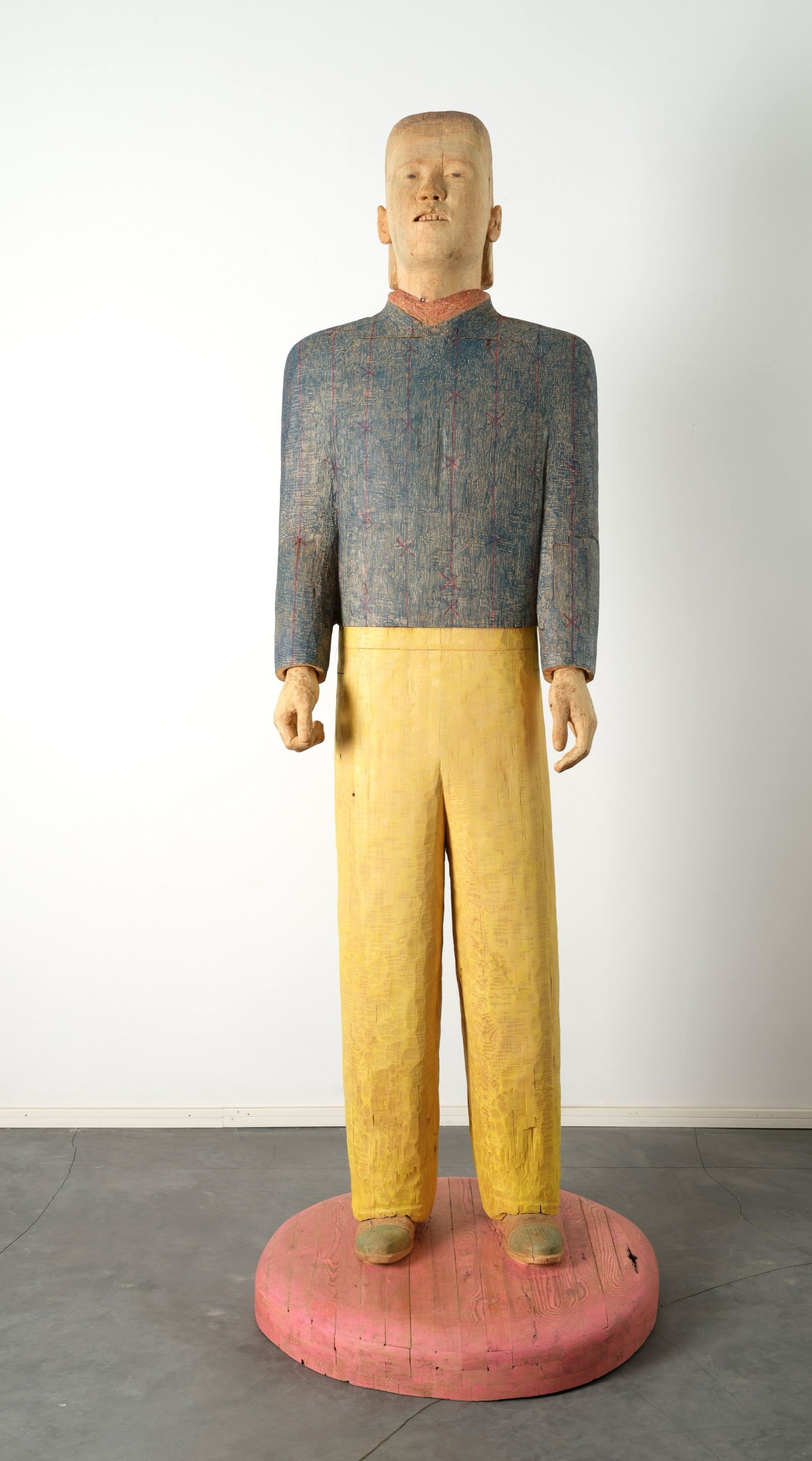 Overall view of the Paddy sculpture.